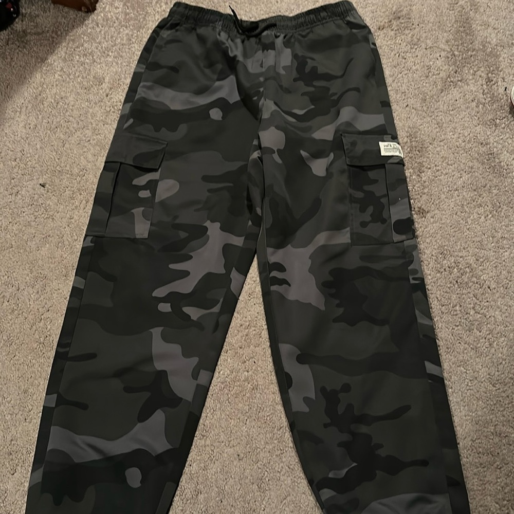 NWOT cargo black and grey camo joggers